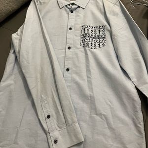 men’s button up size medium